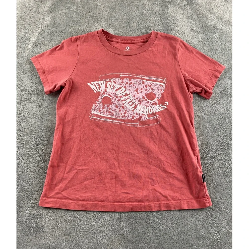 Converse Kids Small Faded Red Graphic T-Shirt New Set of Free Memories Sneaker